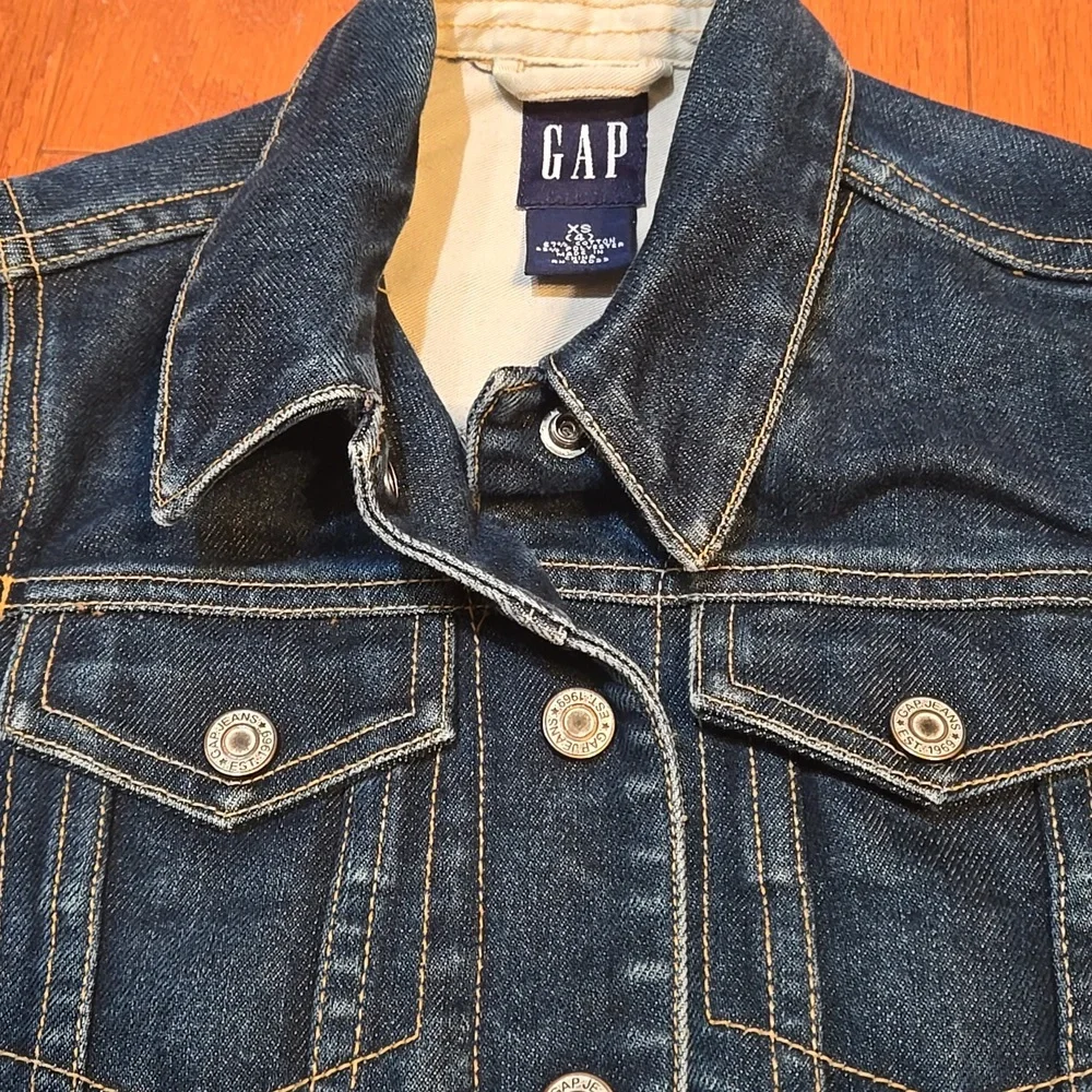 GAP stylish durable